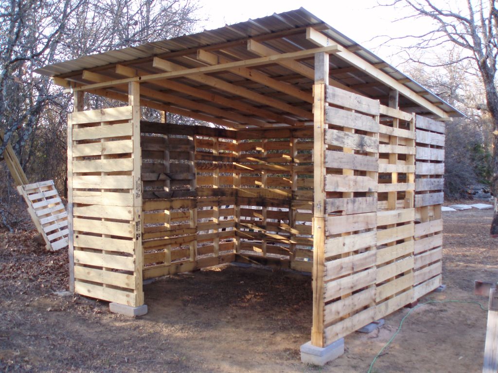 Wood Sheds Made with Pallets